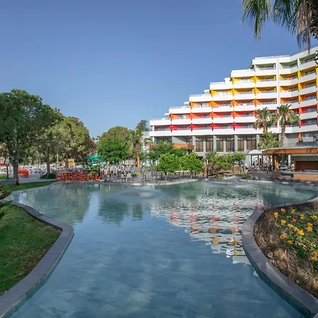 Megasaray Semesteranläggning (resort)